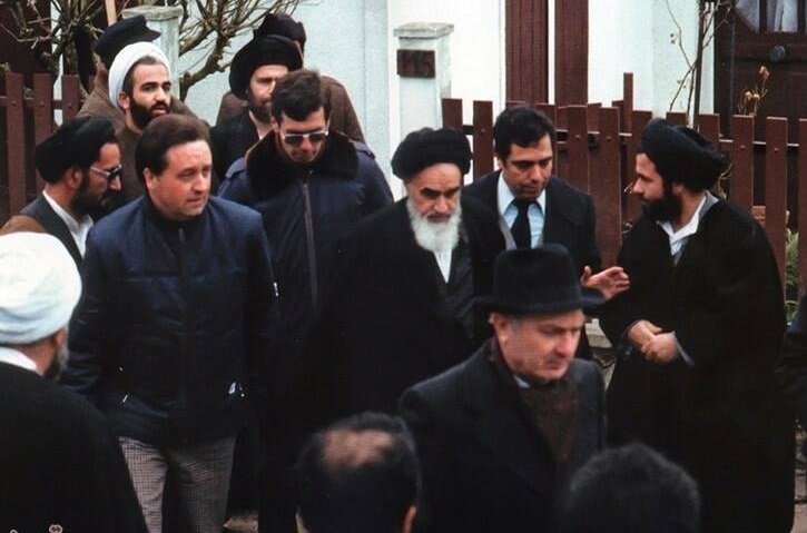 کتاب "جستارهایی در نور الله انقلاب اسلامی" منتشر شد