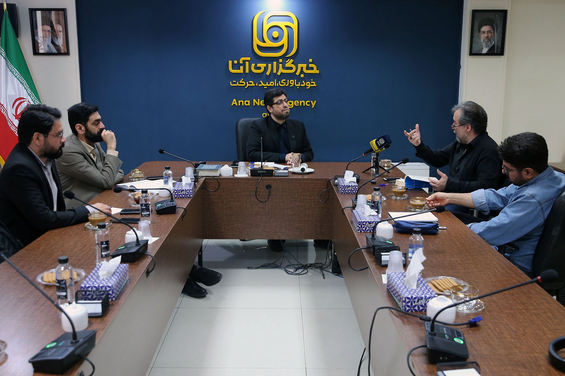برگزاری نشست علمی با موضوع «سناریوهای جایگزین در نظم جهانی؛ بعثت ملت ایران و تکوین ساختار معنایی جهان آینده» 