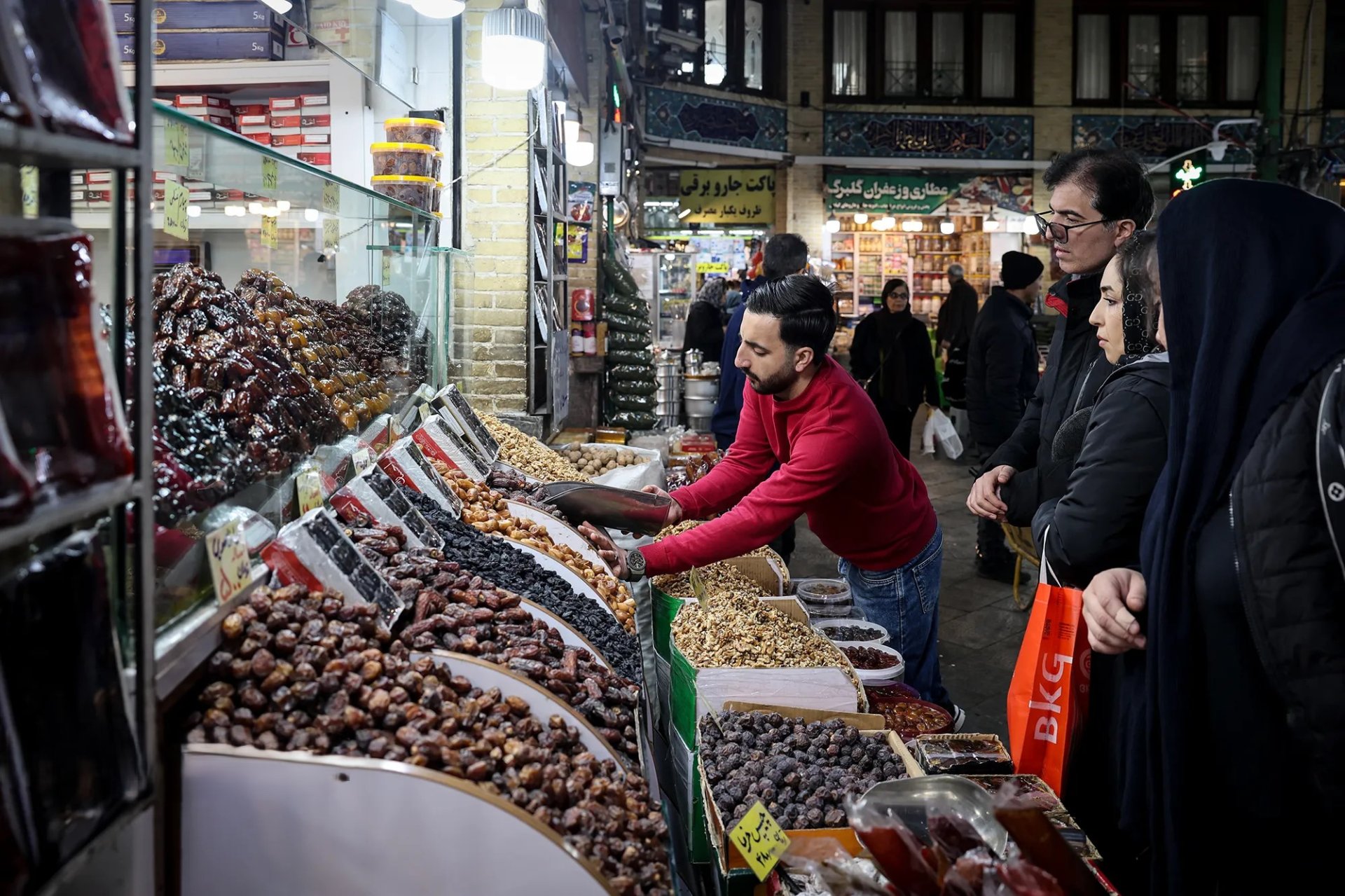 زندگی زیر سایه جنگ