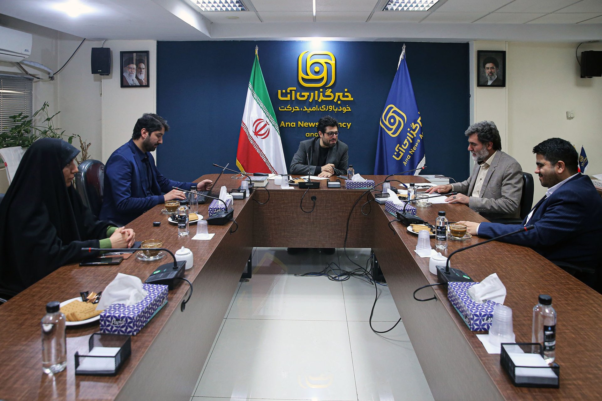 گزارش تصویری نشست علمی با موضوع «حکمرانی اینترنت در شرایط جنگ؛ تحلیل تلاقی امنیت، اقتصاد و فرهنگ»