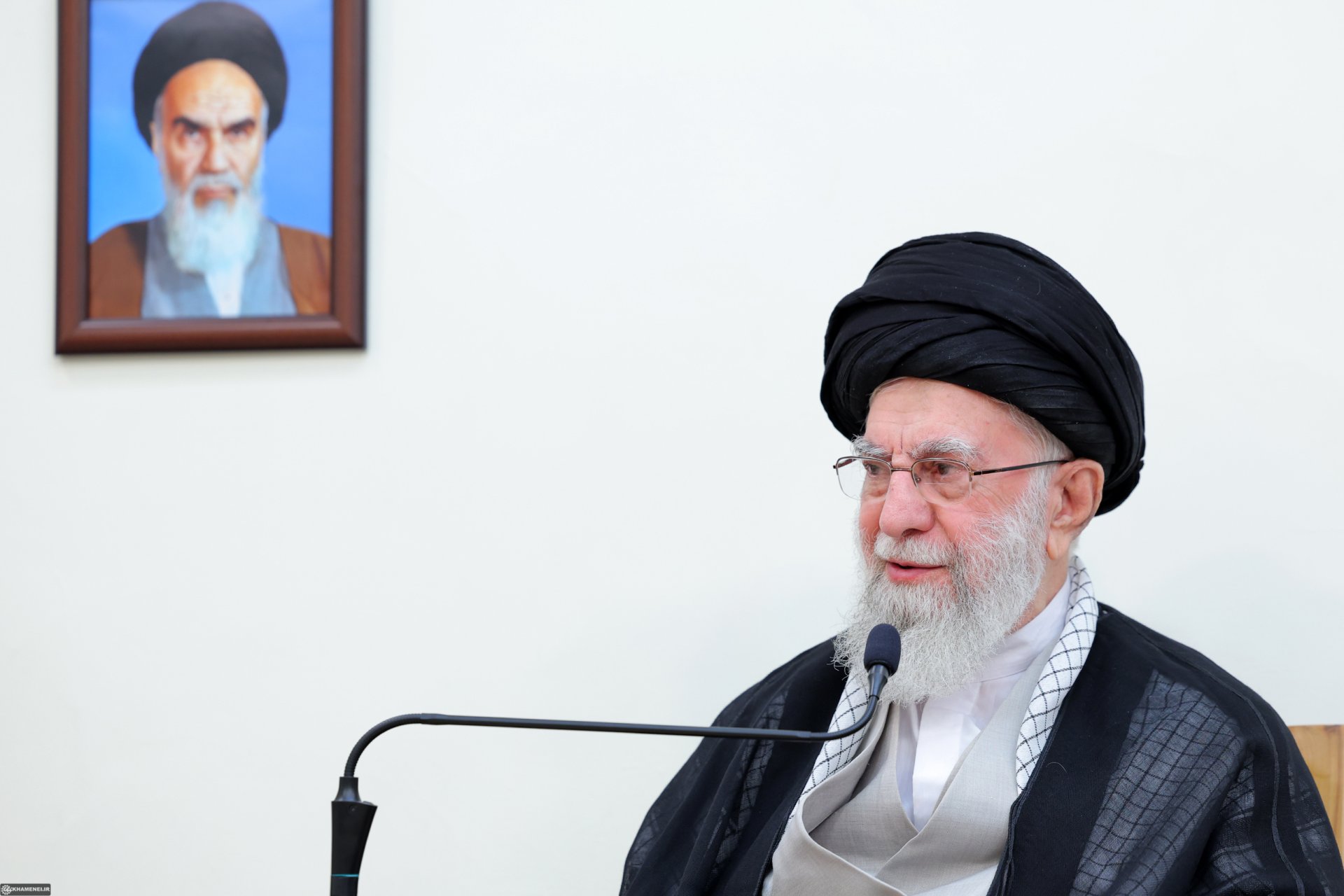 جهاد تبیین و حاکمیت الهی: بازخوانی دیدگاه تحلیلی رهبر شهید انقلاب اسلامی، آیت‌الله سید علی خامنه‌ای پیرامون سیره سیاسی امام باقر (ع)