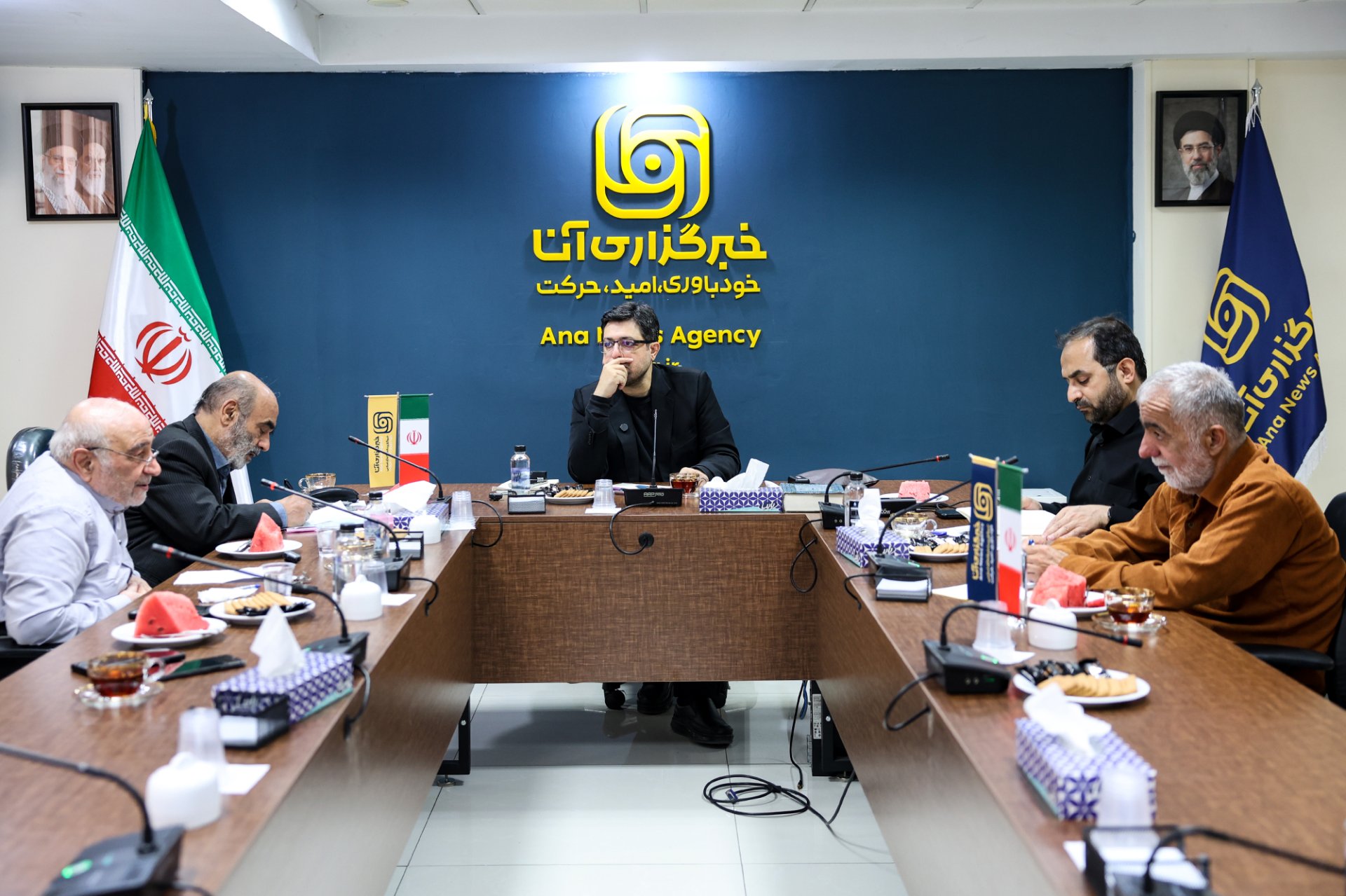 نشست «مبدأ نهضت؛ تبیین ریشه‌ها و پیامد‌های قیام ۱۵ خرداد» در برگزار شد