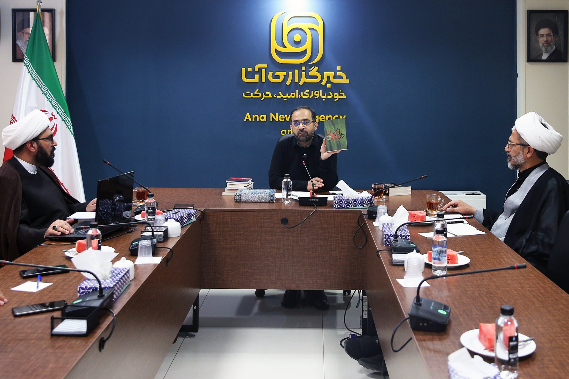 گزارش تصویری نشست علمی «عاشورا در منظومه فکری رهبر شهید، امام خامنه‌ای»