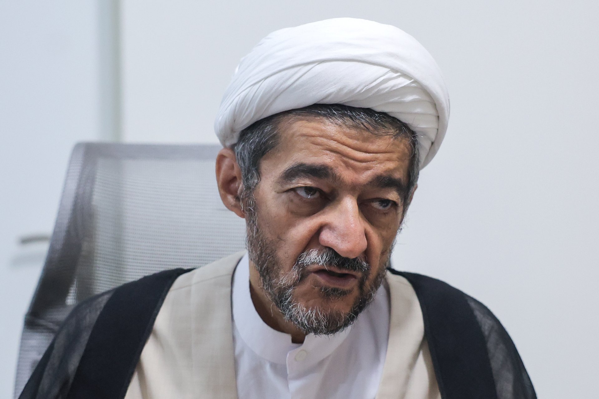 حقیقت گریزان جنگ طلب