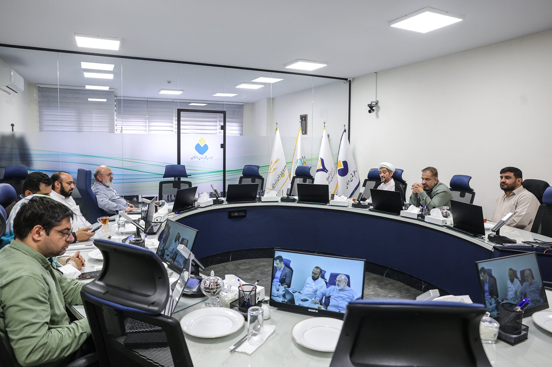 دیدار رئیس پژوهشگاه علوم و معارف انقلاب اسلامی با حجت‌الاسلام والمسلمین مهدوی‌مهر/ تأکید بر کاربست فناوری‌های نوین در علوم اسلامی و توسعه فعالیت‌های بین‌المللی